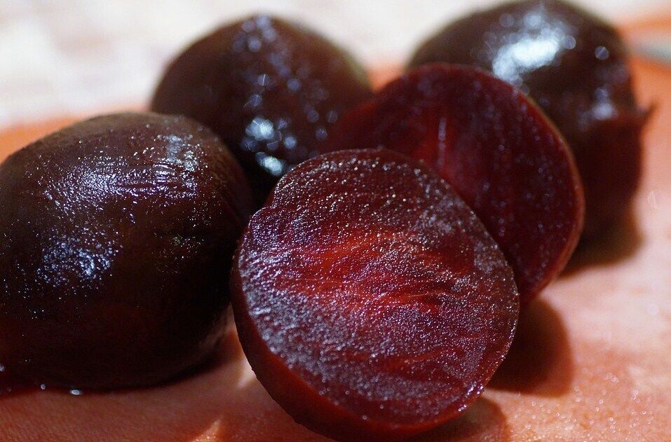 Boiled beets for the dish