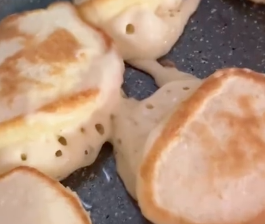 Ready-made pancakes with kefir.
