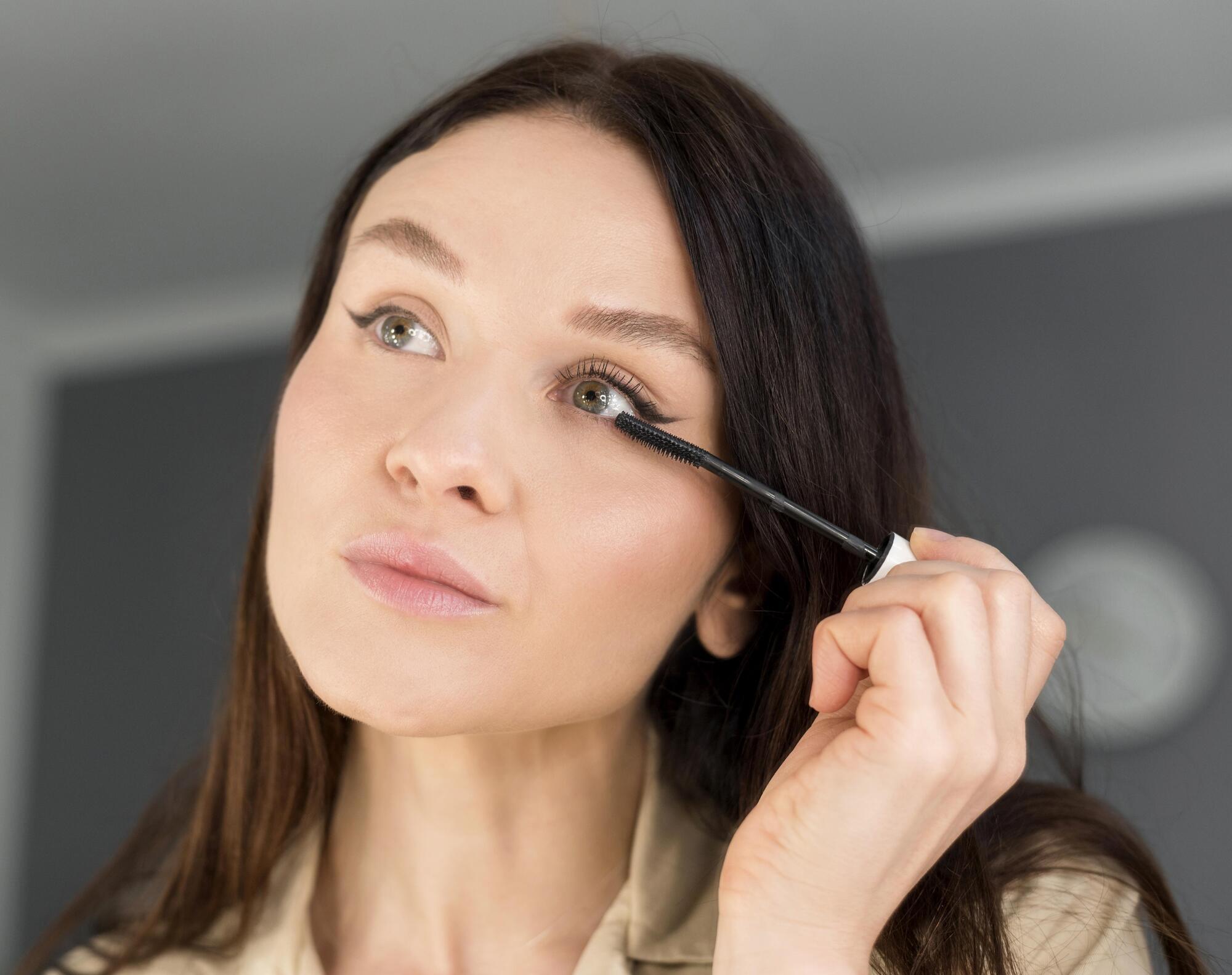 Black or brown eyeliner: how to choose the perfect one for any occasion