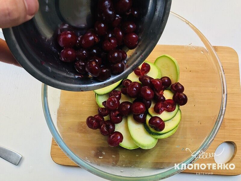 Cherries and zucchini for salad