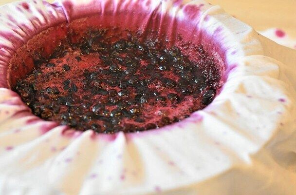 Currants grated with sugar