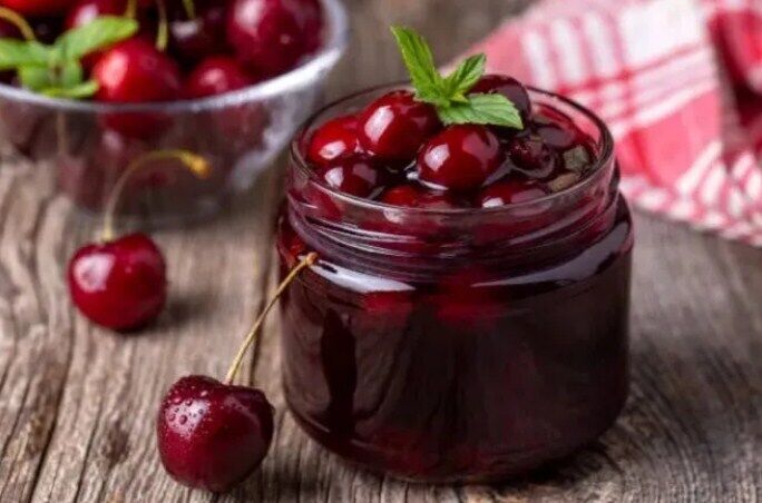 Cherry jam in 5 minutes