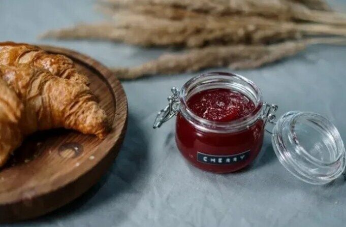 Pitted cherry jam