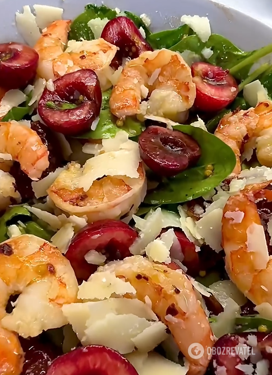 Summer salad with cherries: what to combine berries with in a delicious dish