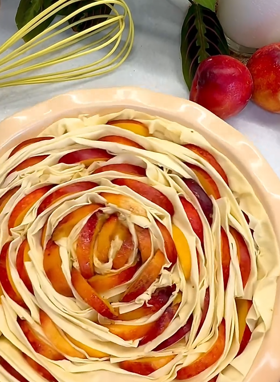 Juicy nectarine pie: what dough to use to make the preparation simpler