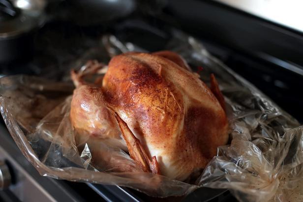 Don't cook food in oven bags like this: mistakes everyone makes