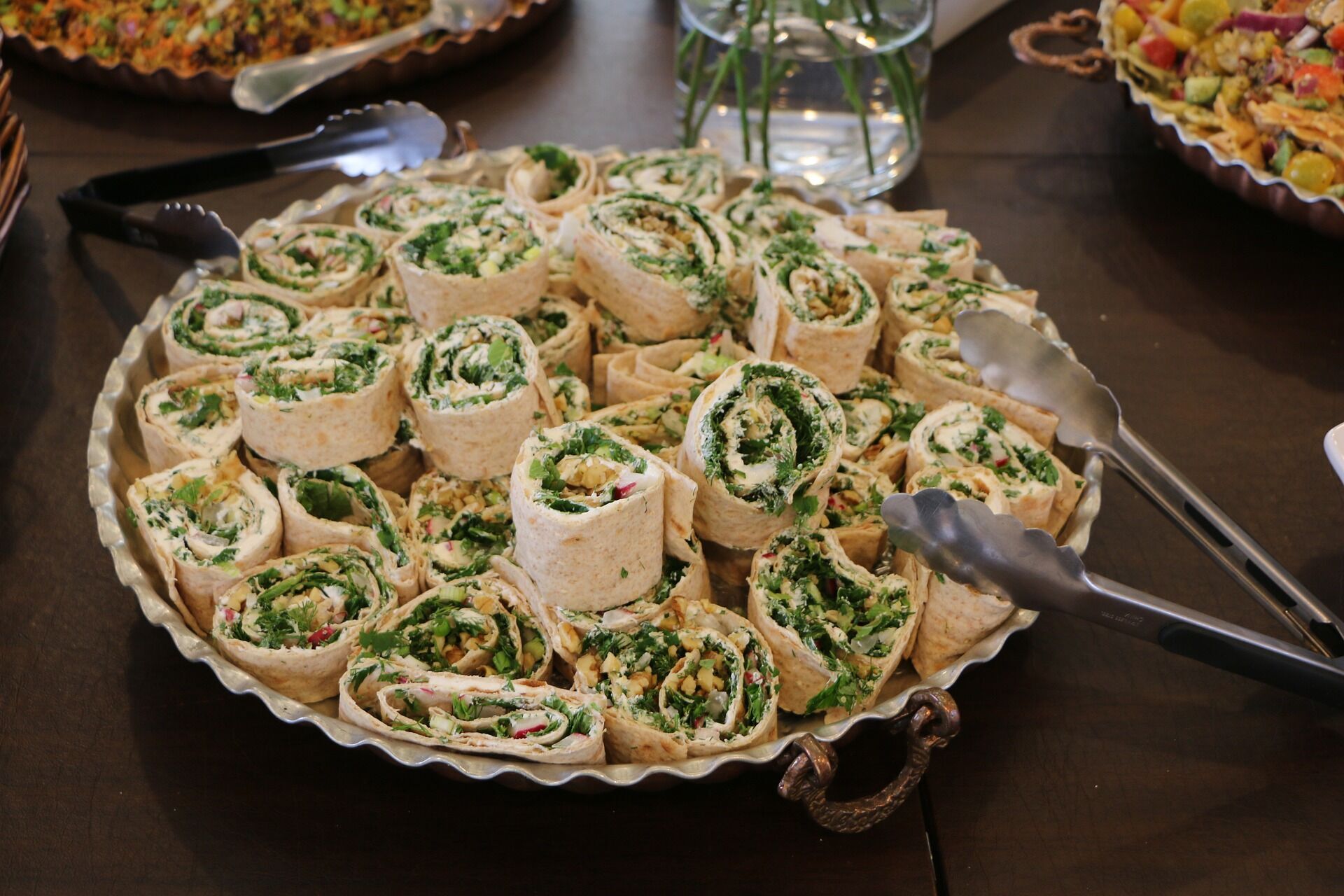 Pita bread rolls with tuna and herbs