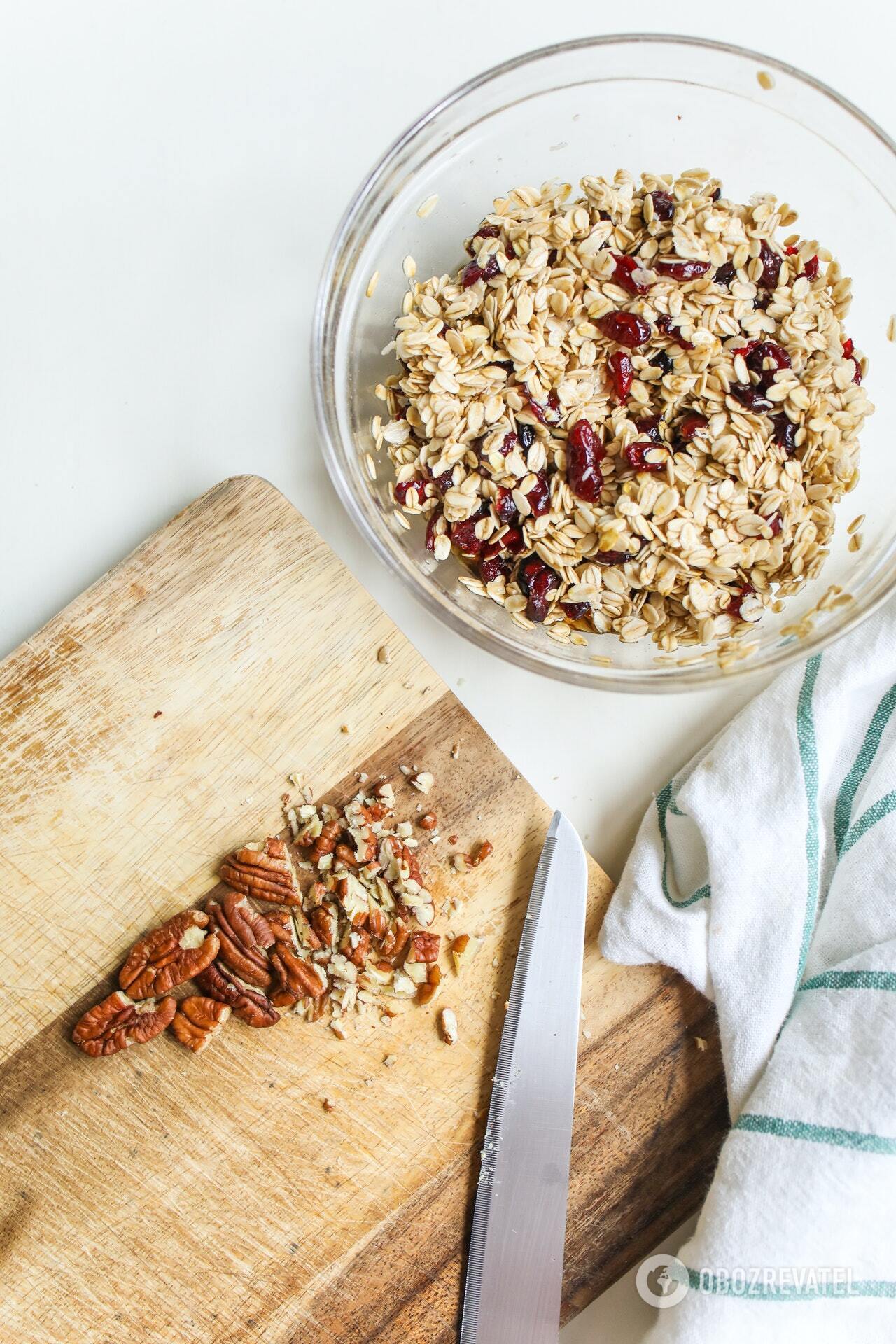 Oatmeal with dried fruit