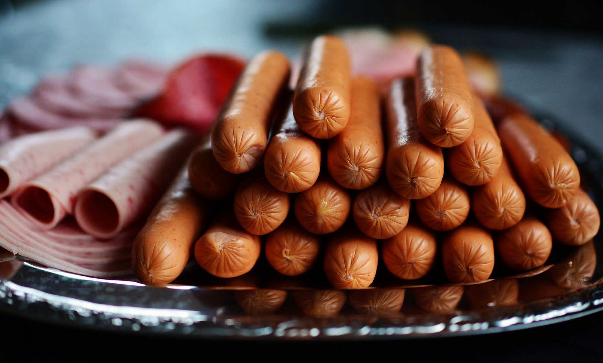 It is better to give up sausages and sausage altogether