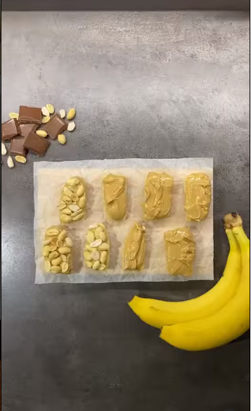 Homemade snickers with banana: how to make a spectacular dessert quickly