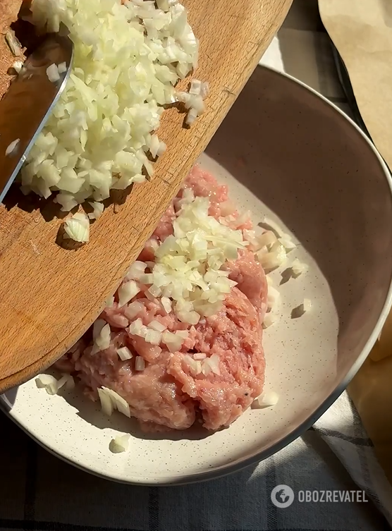 The best way to cook young cabbage: recipe for vegetable steaks