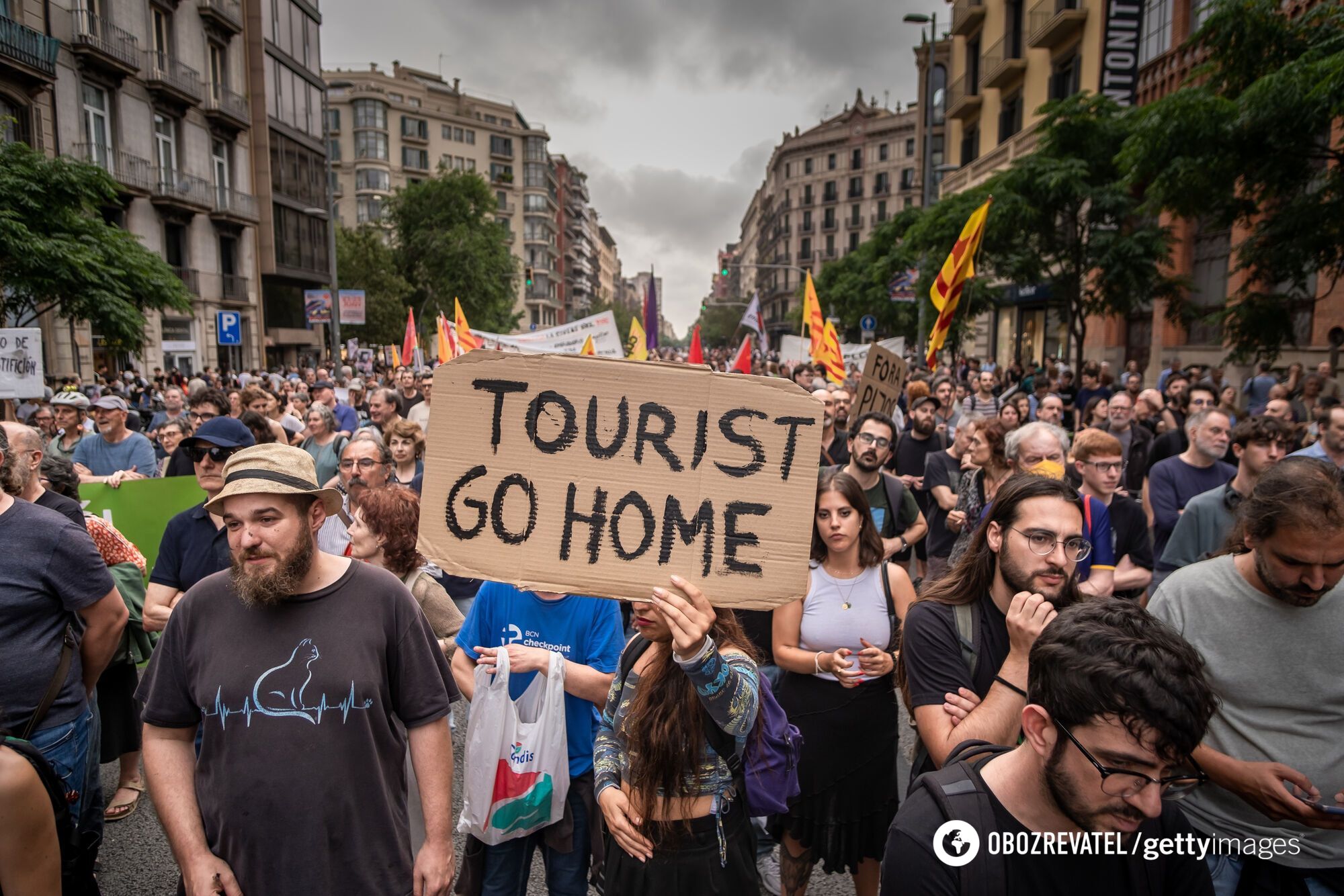 Barcelona has joined Spain's war on tourists: the mayor promises to expel AirBnb from the city by 2029. What is known