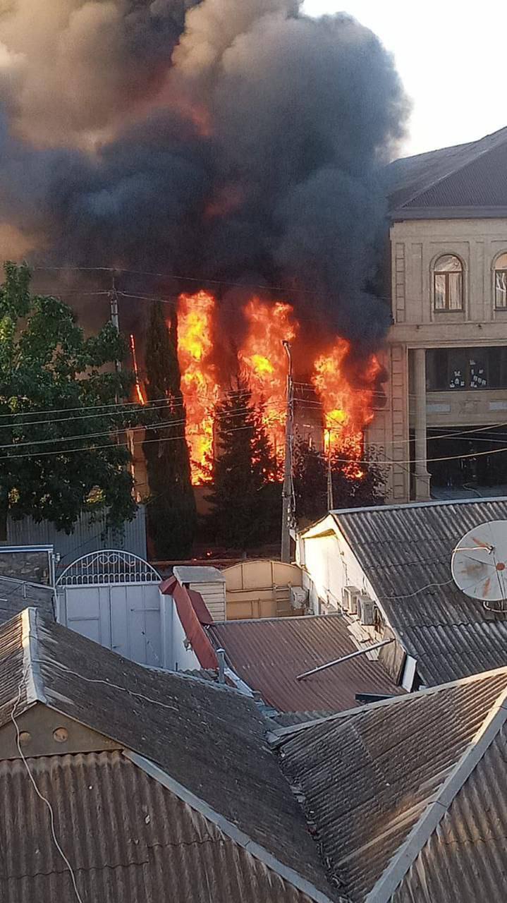 In Russian Dagestan, unknown persons attacked an Orthodox church and a synagogue: both buildings were set on fire. Video