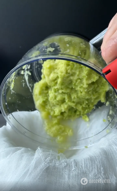 Squeezing moisture out of zucchini