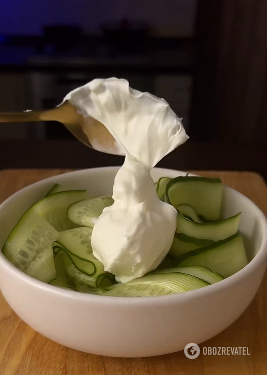 Cucumbers with herbs in sour cream: you haven't cooked vegetables like this before