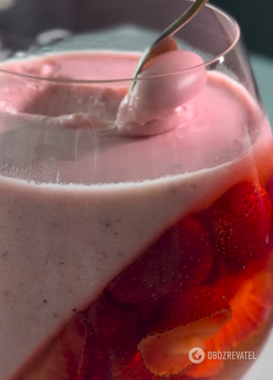 Strawberry panna cotta with a secret: the taste of the dessert will pleasantly surprise you