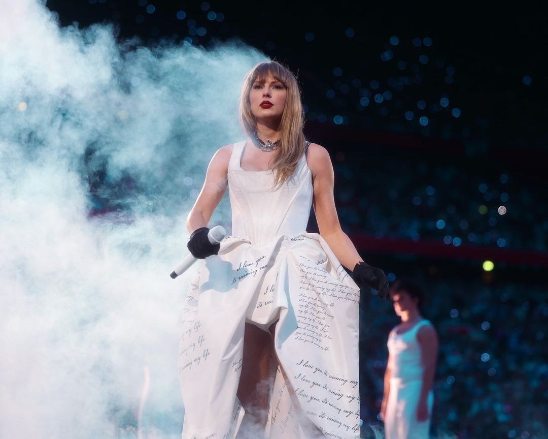 Taylor Swift swallowed a bug that flew into her mouth during a concert. The moment was caught on video