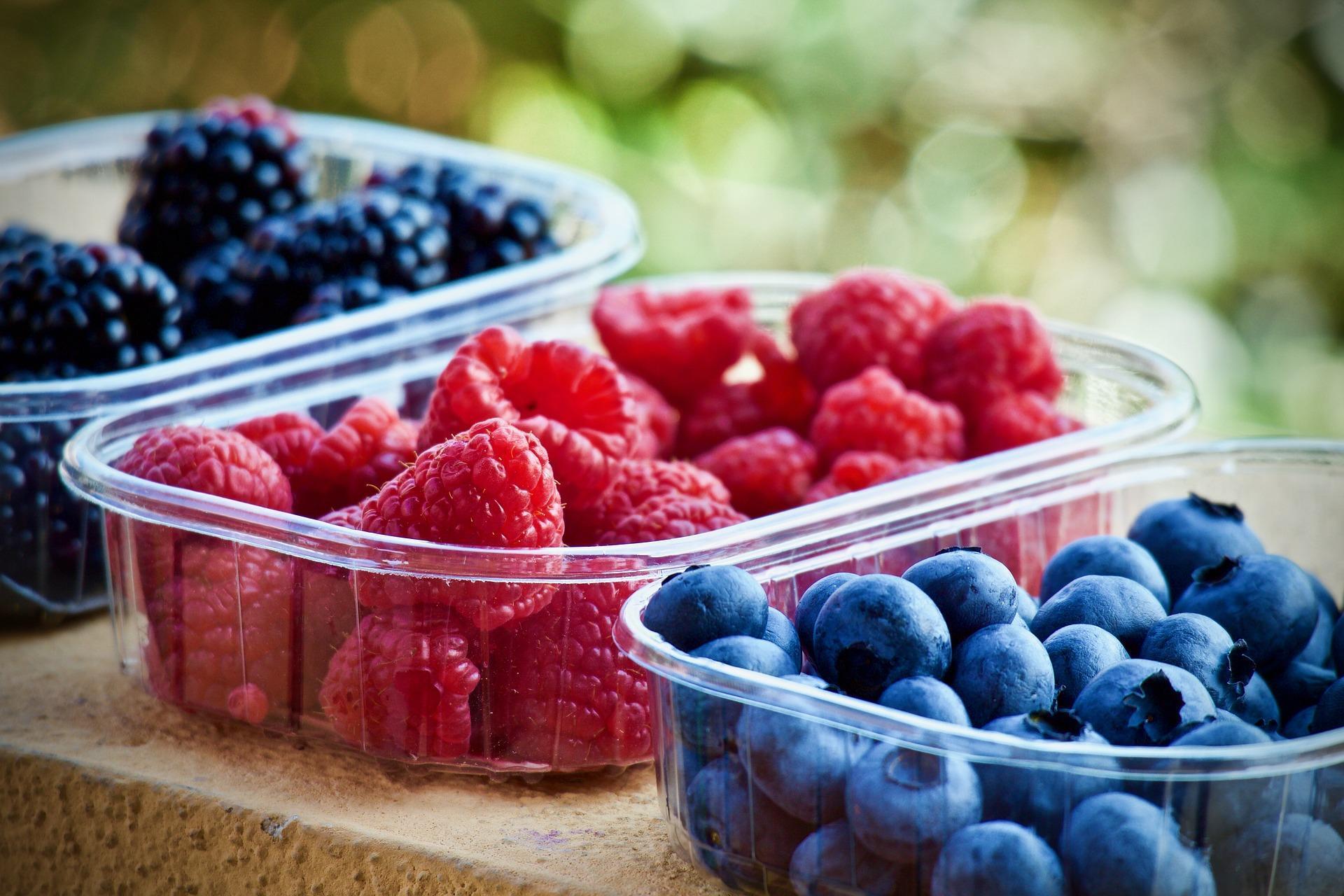 How not to freeze berries and fruits for the winter: mistakes that everyone makes