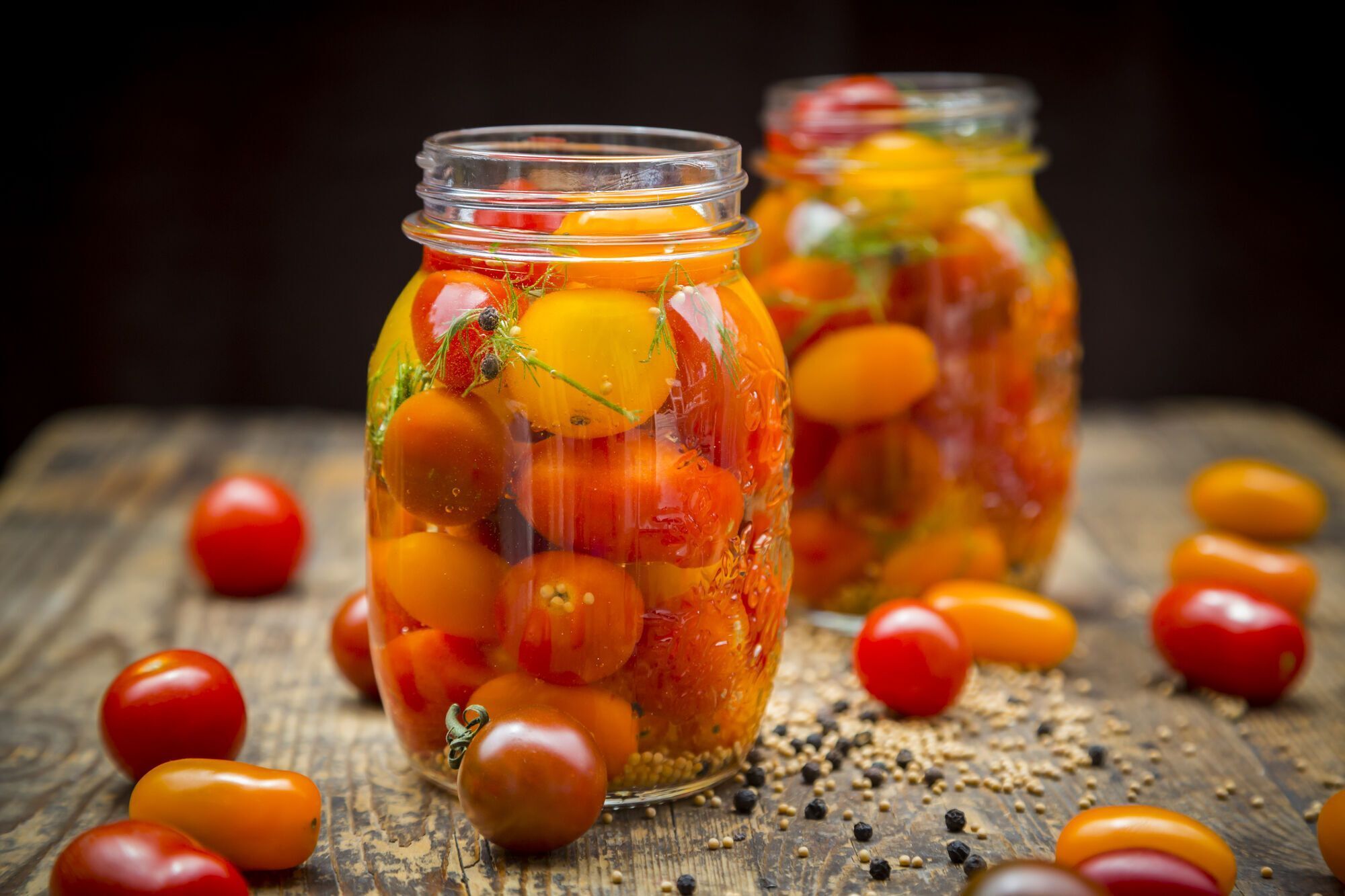 How to pickle tomatoes deliciously