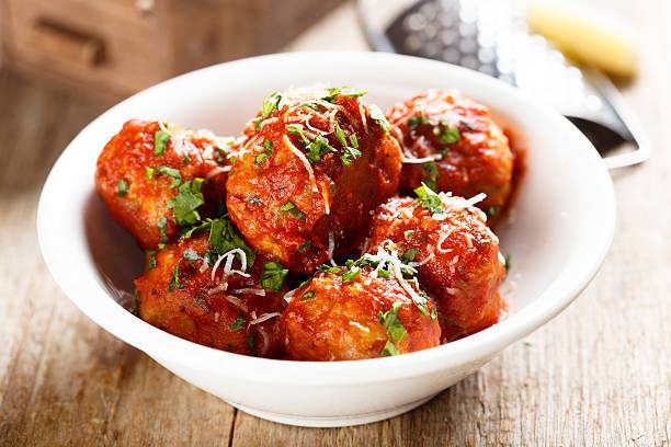 Meatballs in tomato sauce