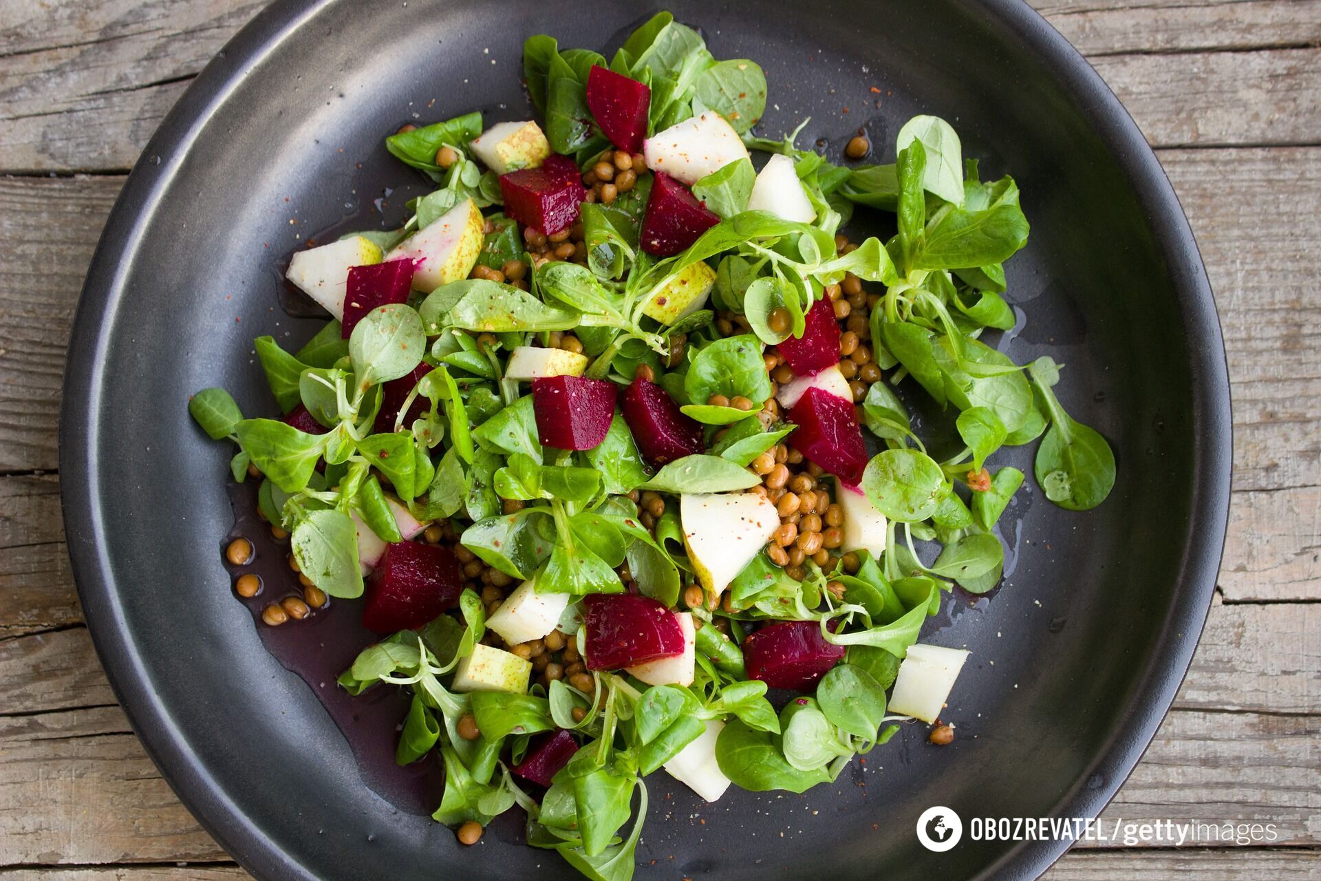 Salad with beets and cheese