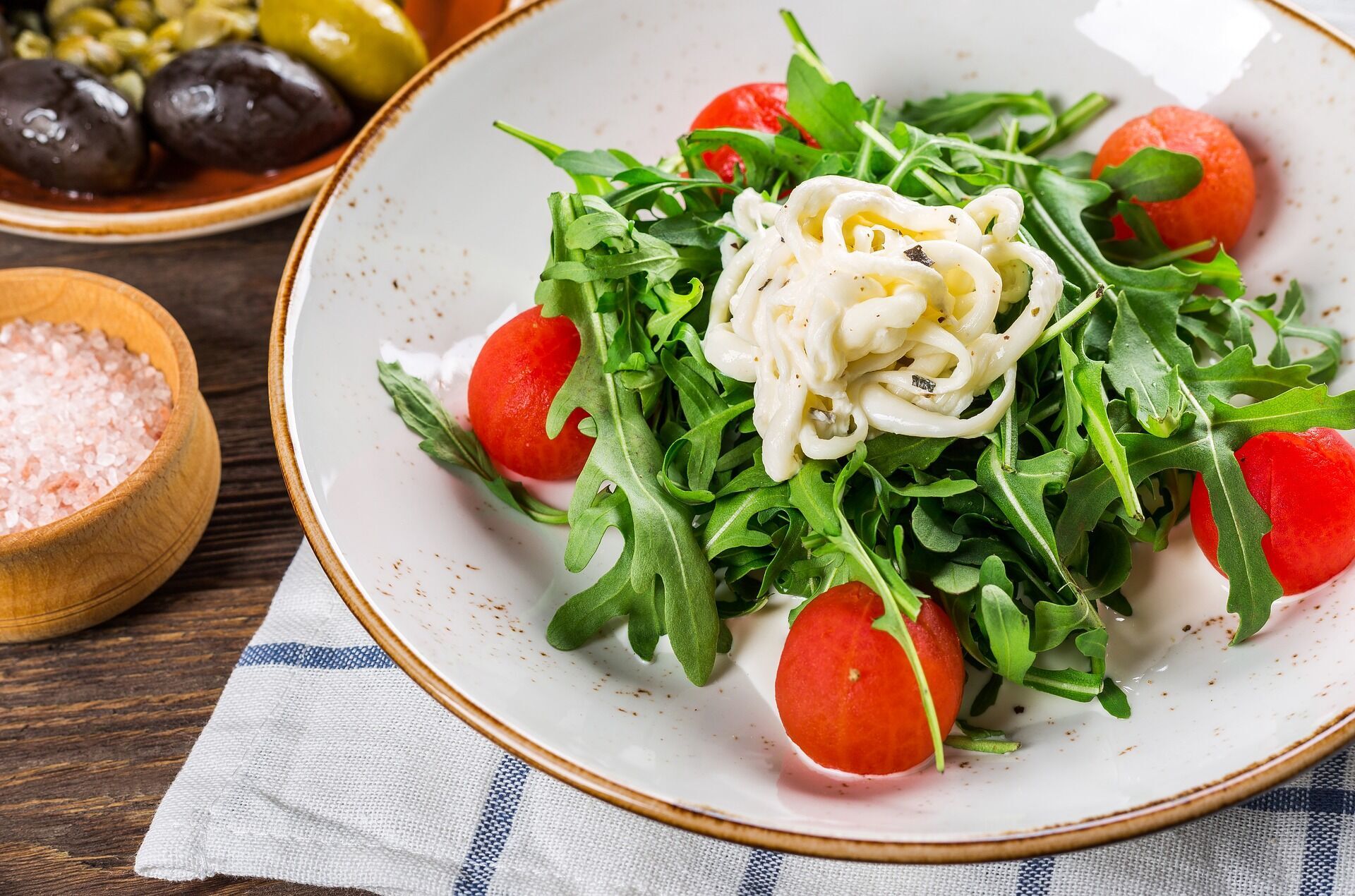 Light salad with arugula