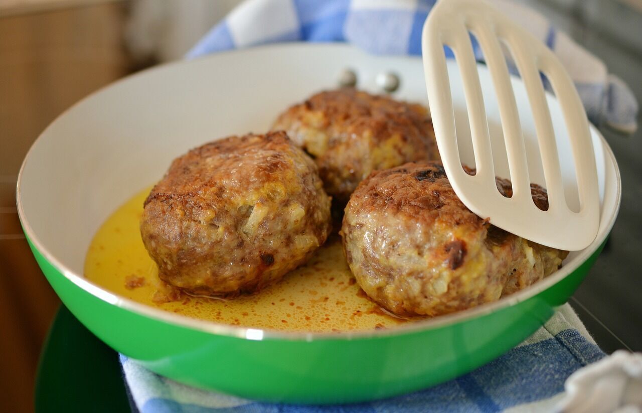 What ingredients will spoil minced meat for cutlets: do not add them in any case