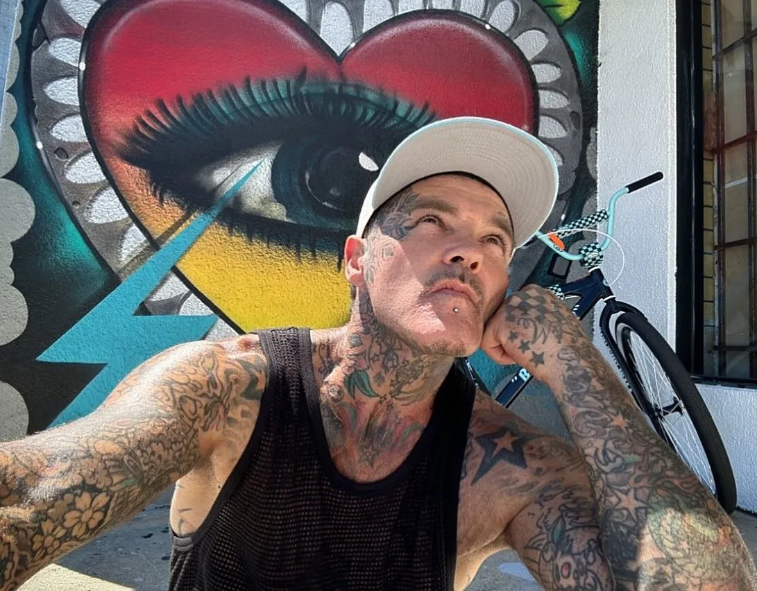 Crazy Town lead singer and author of the hit Butterfly dies: body of 49-year-old Seth Binzer found in his home