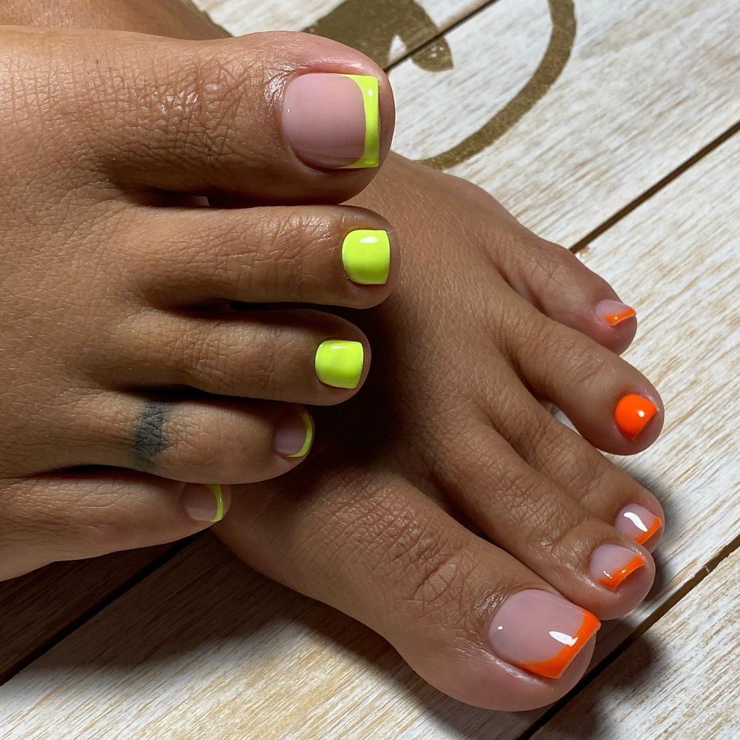 Neon pedicure: The 5 most trendy nail designs for summer 2024