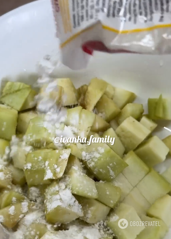 What delicious salad to prepare with fried eggplant: recipe for an easy seasonal appetizer