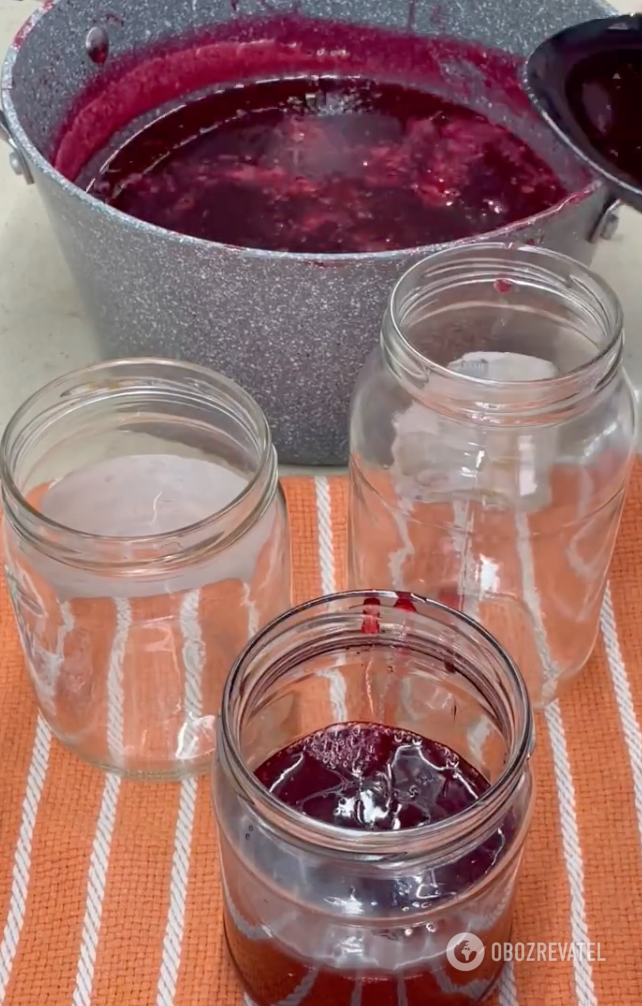 How long to cook the berry mixture