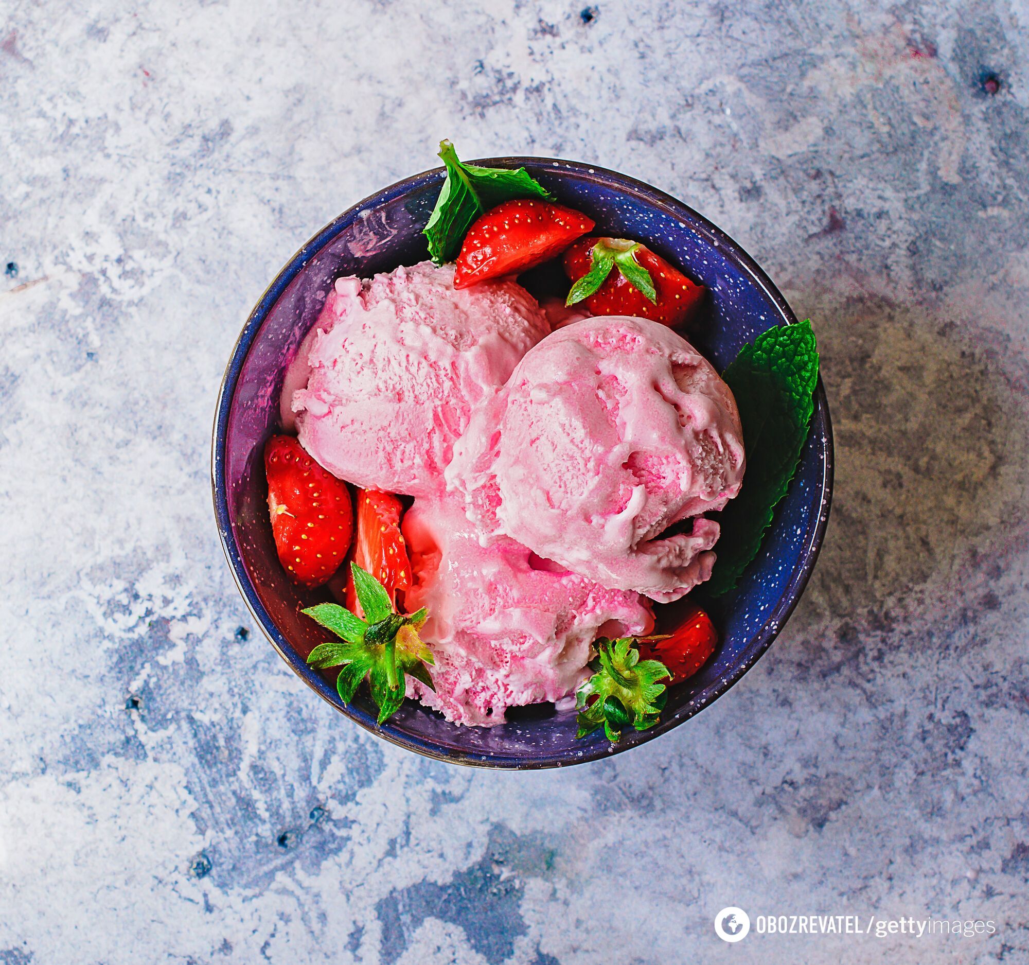 How to make delicious berry ice cream at home