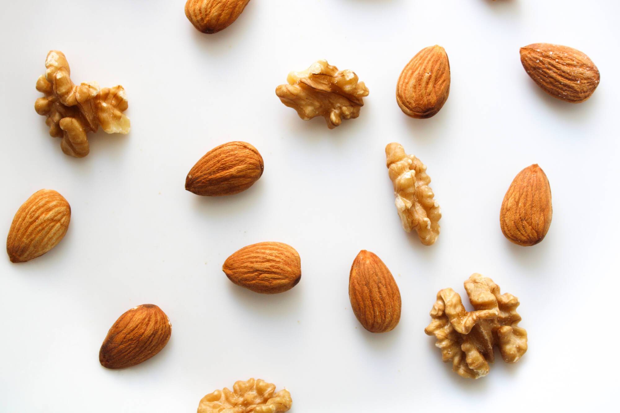 Walnuts or almonds: experts tell which is healthier
