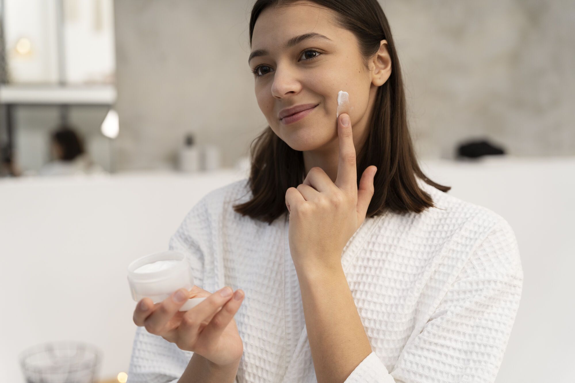 Mixing foundation and moisturizer: how to do it right and why you need it