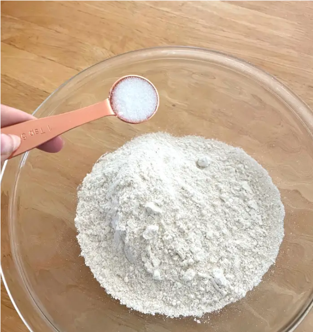 What flour to use for homemade bread: a simple and budget option