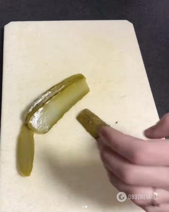Cutting pickles