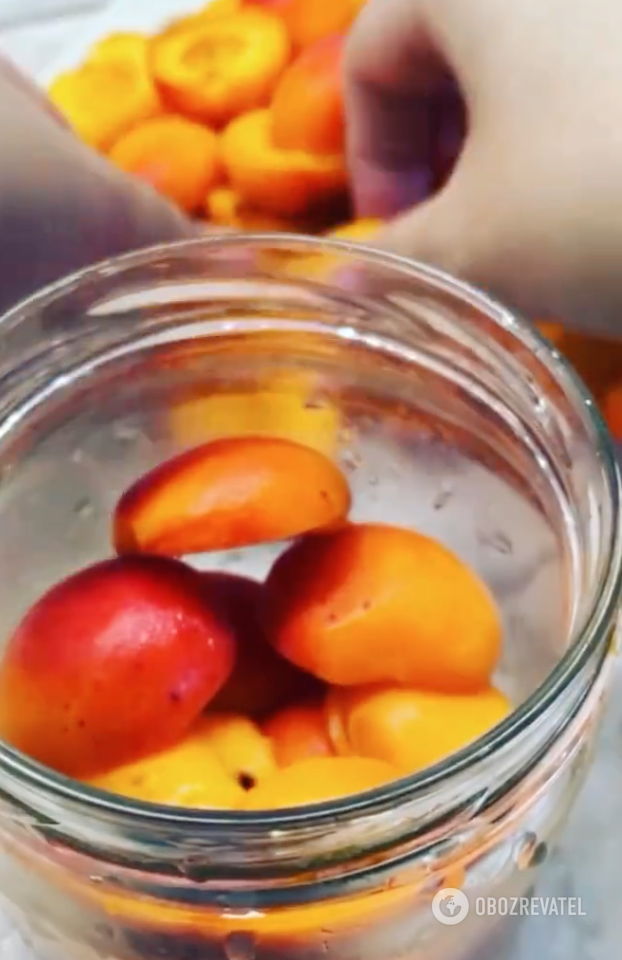 Apricots in syrup