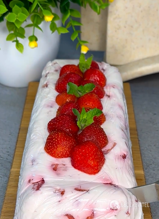 Simple no-bake strawberry dessert that is ready in minutes