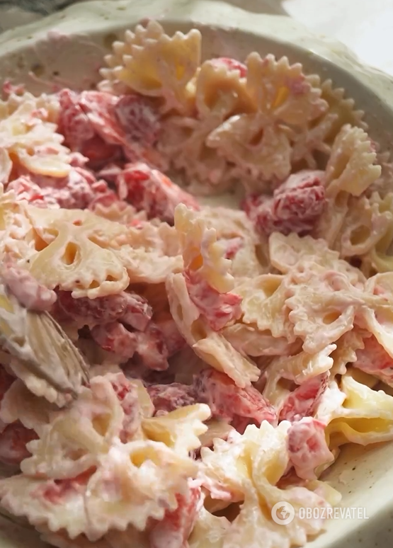 Sweet pasta with strawberries: how to cook a delicious and original dish