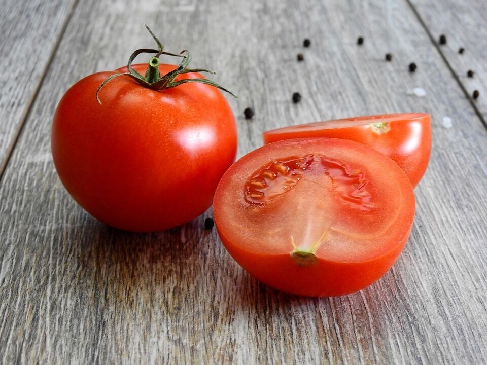 Fresh tomatoes