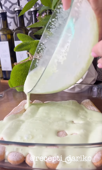 No-bake dessert with grapes: just what you need in the incredible heat