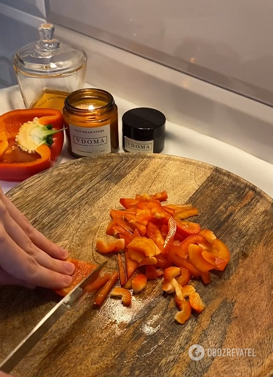 Delicious pickled mushrooms with bell peppers: ready in 10 minutes