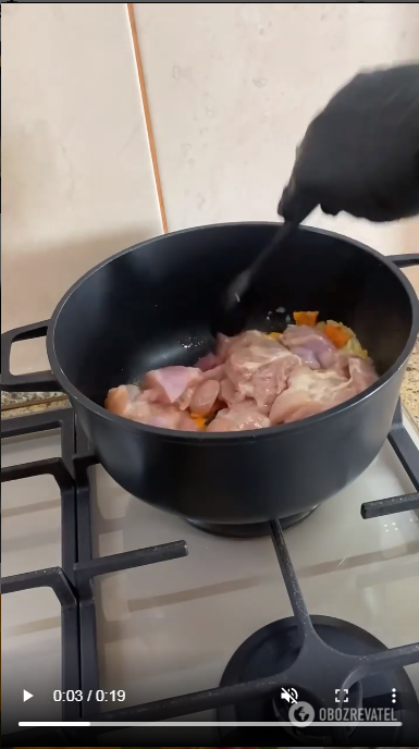 Stewing meat with vegetables
