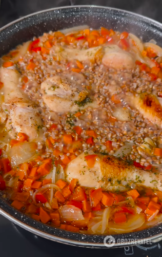 How to cook perfect buckwheat with chicken in one pan