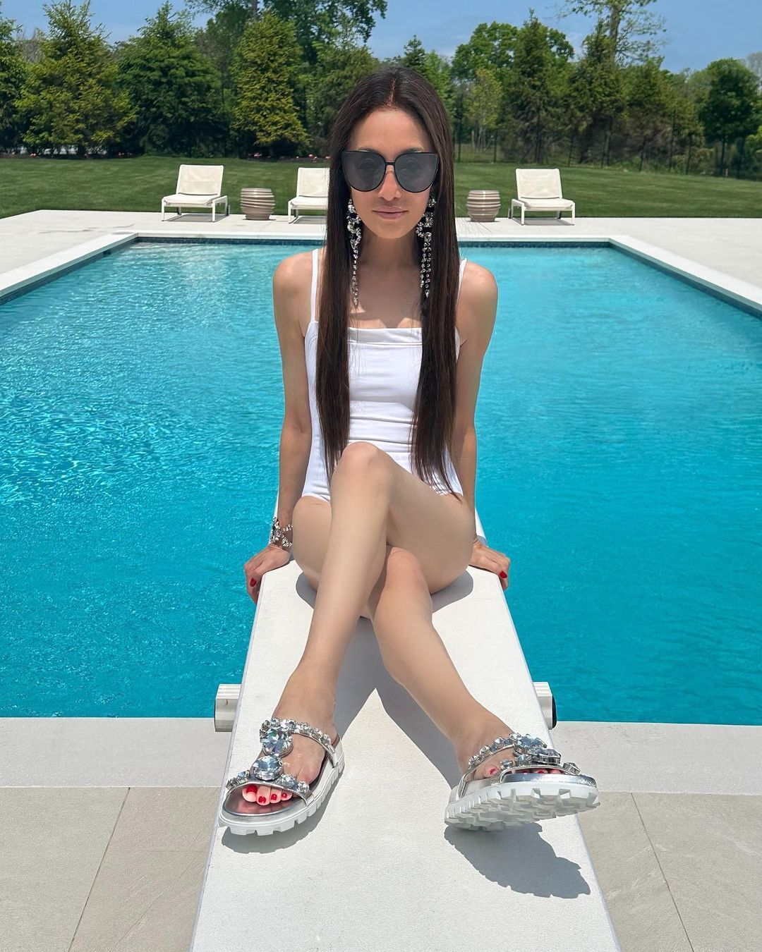 74-year-old Vera Wang impressed with a luxurious look in a swimsuit and the most trendy shoes of summer 2024. Photo