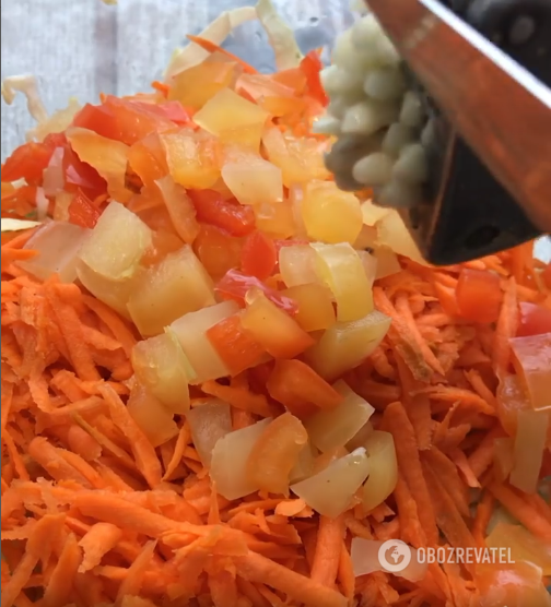 Cabbage salad in hot marinade: takes only a few hours to prepare