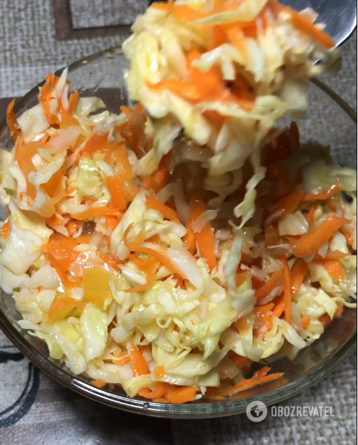 Cabbage salad in hot marinade: takes only a few hours to prepare