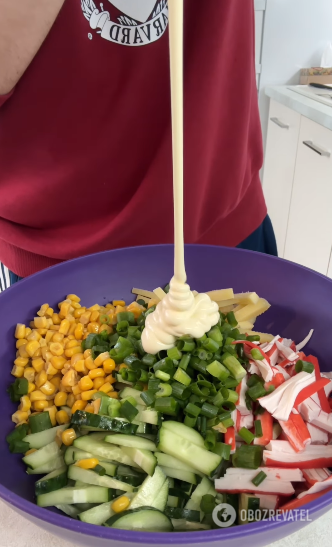 Summer crab stick salad: perfect for the those on a diet