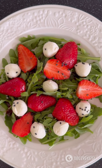 Strawberry and arugula salad: how to prepare the perfect summer dish