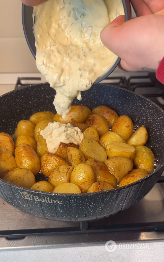 New potatoes in sour cream sauce: how to cook the most delicious summer side dish